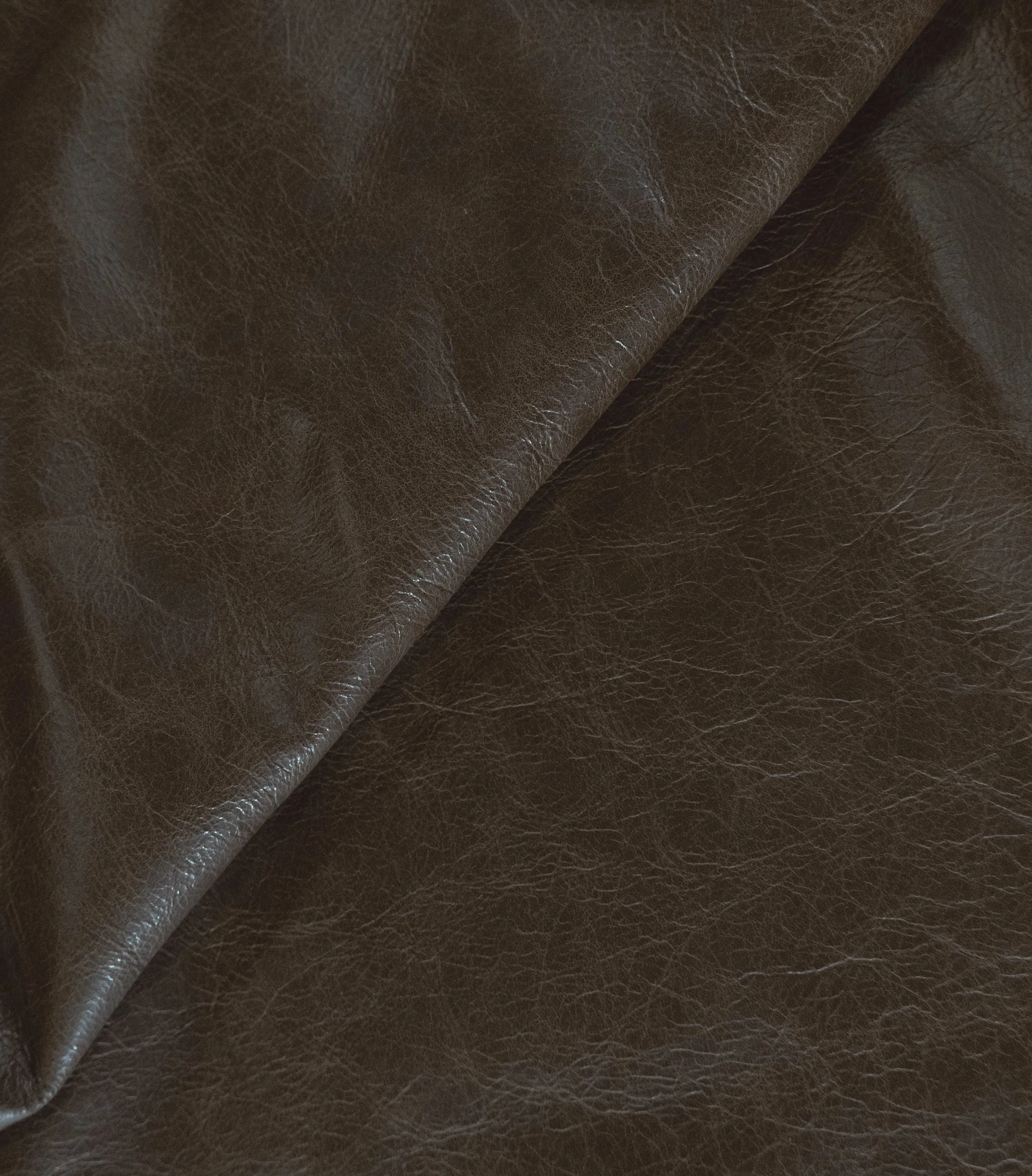 Vermont Distressed Veg-Tanned Cowhide