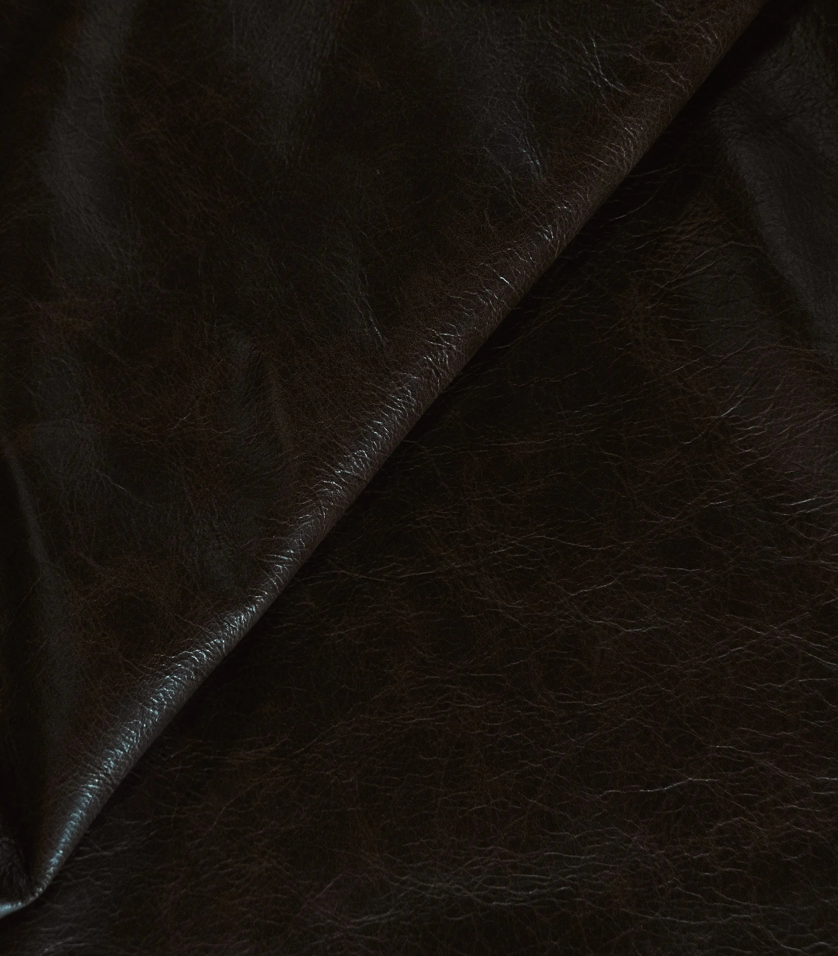 Vermont Distressed Veg-Tanned Cowhide