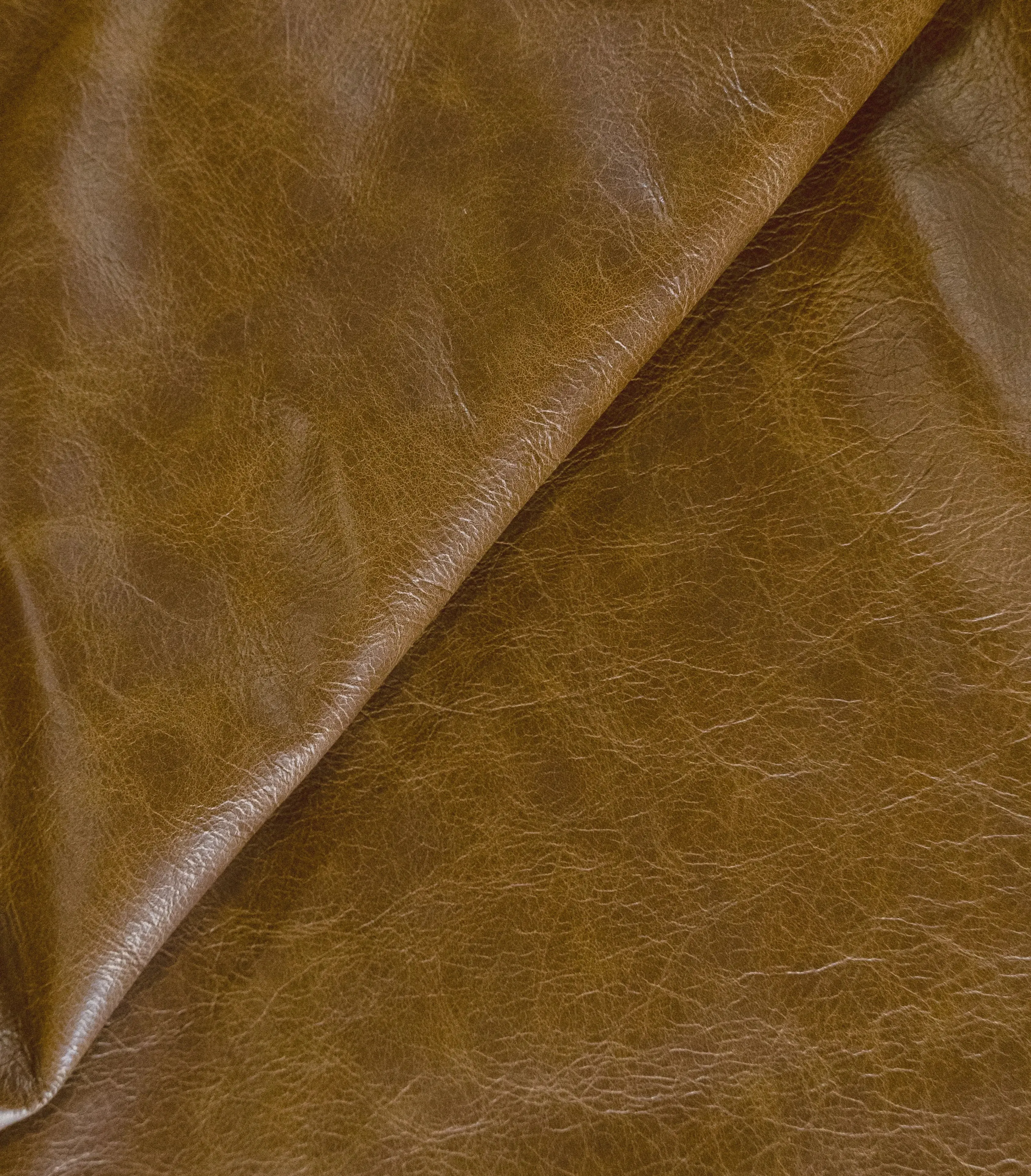 Vermont Distressed Veg-Tanned Cowhide