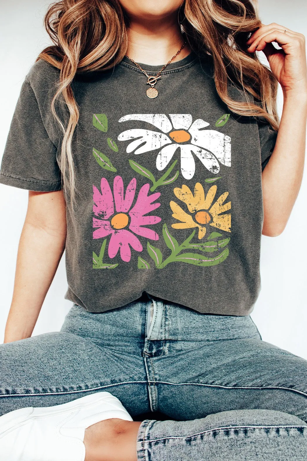 Vintage Daisies Graphic Tee